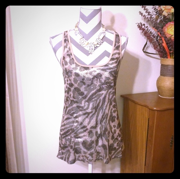 No Boundaries Tops - 🎉3 for $15🎉 Shiny Tank top